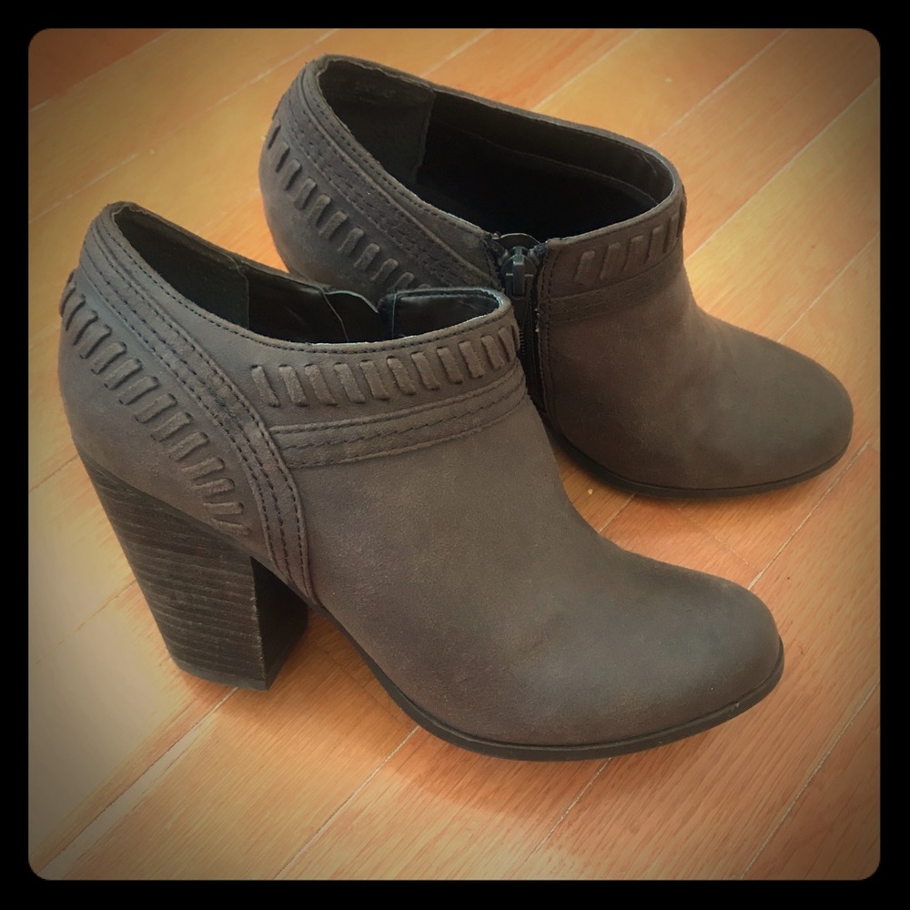 Carlos Santana Rollins Brown Ankle Boots